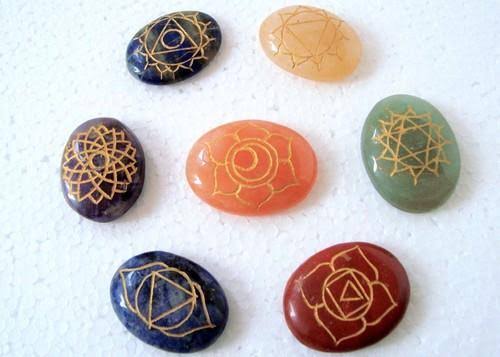 How-to-Use-Chakra-stones